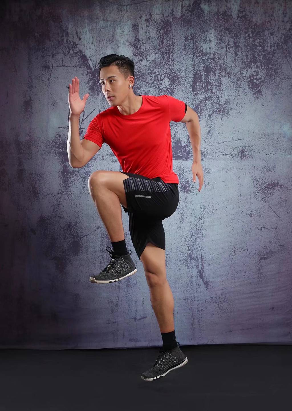 T恤衫定制需要注意什么细节?怎样选择面料?